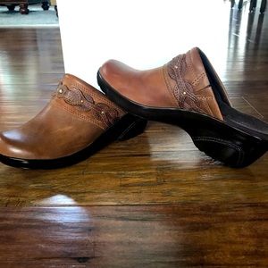 Clarks Marion Coreen Leather Clog- Size 7.5M- great condition!
